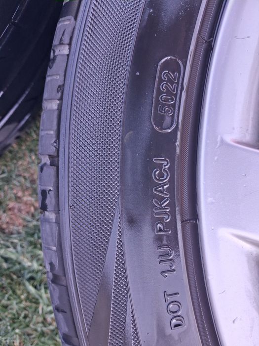 Vind set roti Audiq5 ,r20cu,cauciucuri de vara. 
Jantele și
