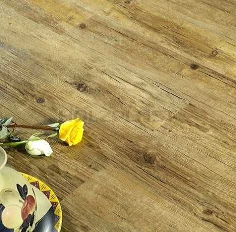 Виниловый ламинат стойкая к истиранию и ударам, не боится воды