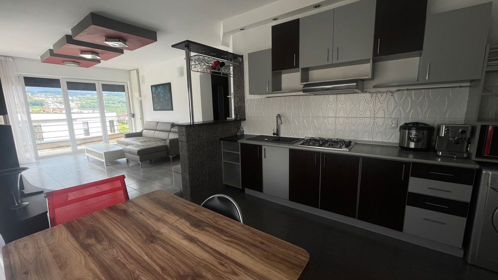 Inchiriez apartament|penthouse pentru UNTOLD