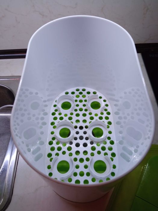 Стерилизатор за бебешки шишета и приготвяне на храна на пара