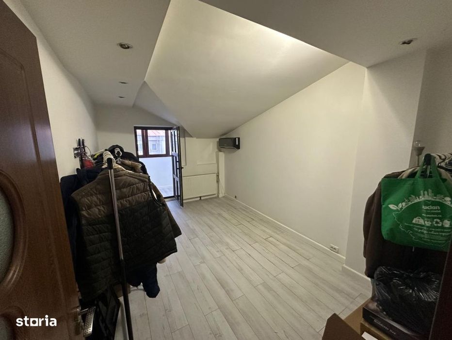 Apartament 3 camere decomandate, 141 mp utili, Rovine, zona Bacriz
