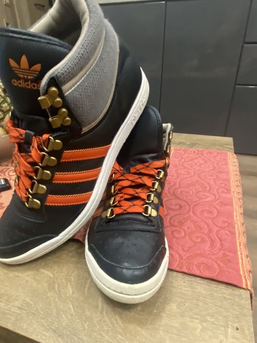 Оригинални кецове Адидас