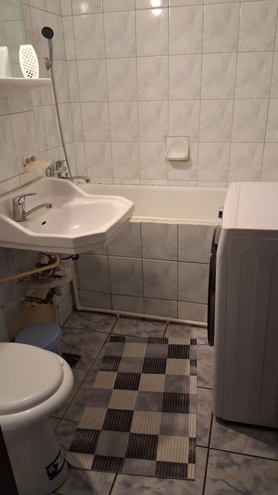Inchiriez Garsoniera zond Nord vizavi de Spitalul Judetean