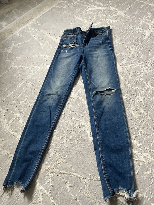 Джинсылар сатылады