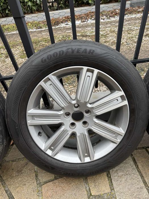 Гуми с Джанти за VOLVO