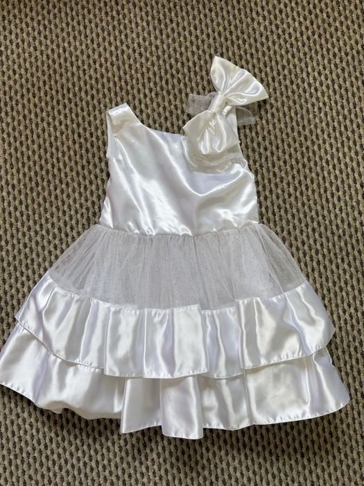 Продам платье на 7 л