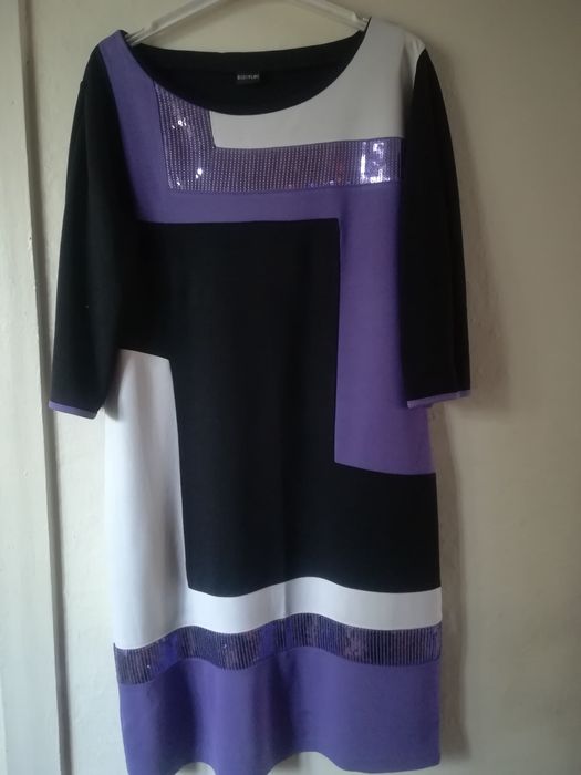 Нарядные платья и костюмы