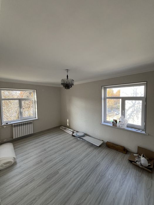 Продается 2 ком.кв центр чирчик