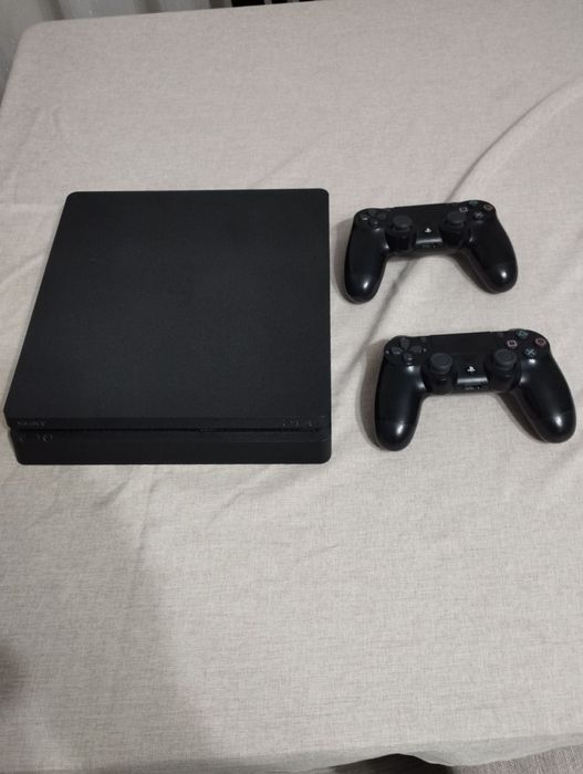 Конзола Playstation 4