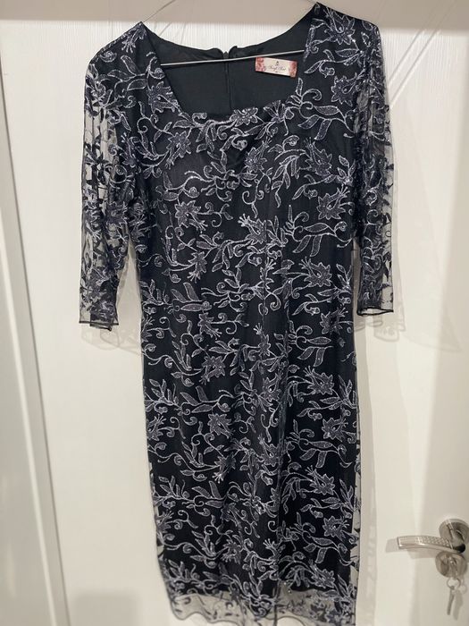 Официална рокля