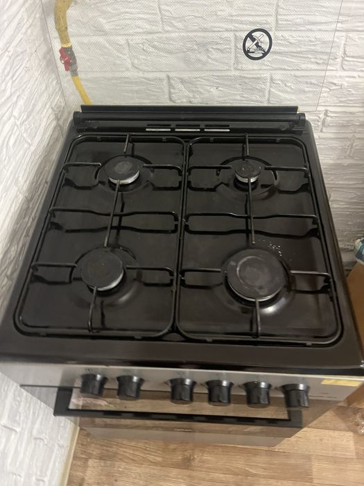 Продам газовую плиту