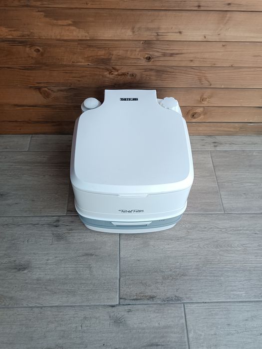 Химическа тоалетна Tethford