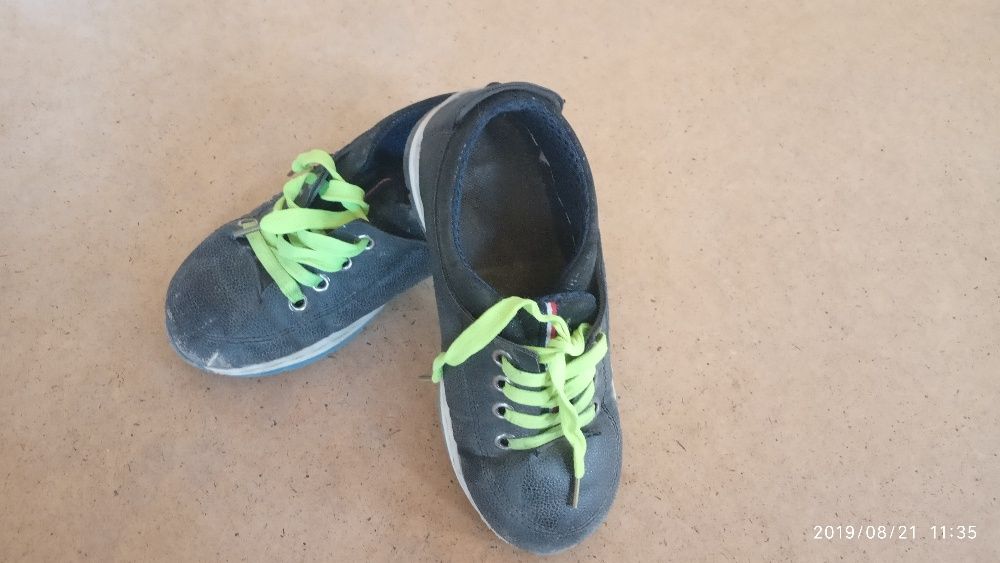 Детски Обувь продаётся