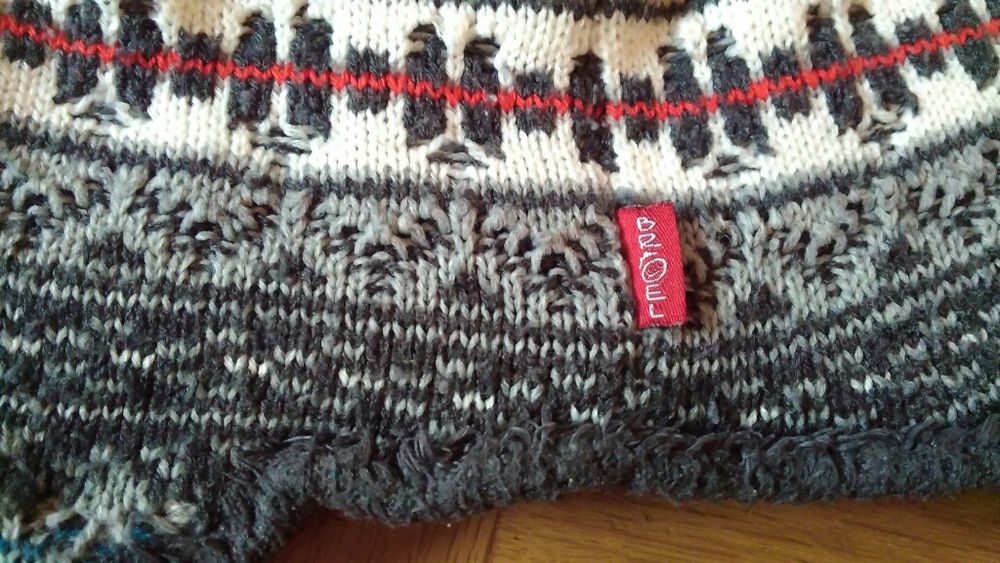 2 нови к-кта шапка, шал и ръкавици на Disney, 2-3 год.