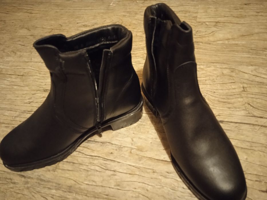 Нови кожени боти