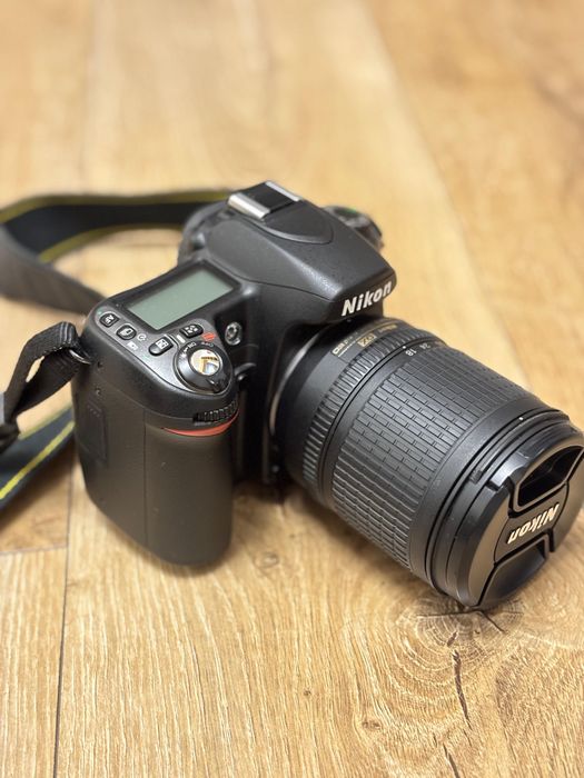 Nikon D80 cu obiectiv 18 - 135mm