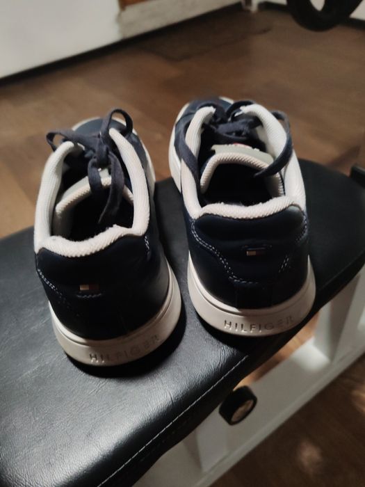 Adidași Tommy Hilfiger