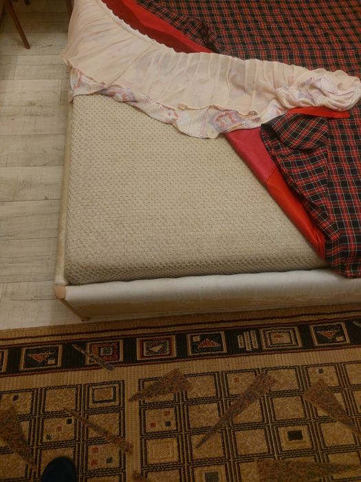 Кровать двуспальная.