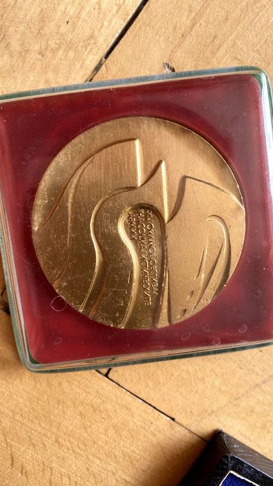 Лот различни монети и плакети