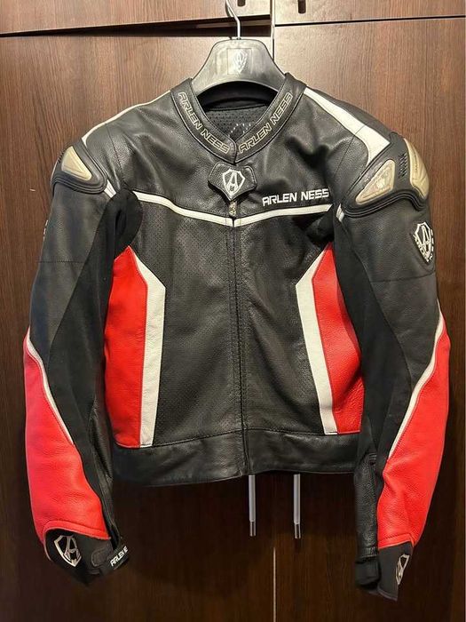 Costum moto de piele in doua bucati Arlen Ness Sentan nr. 56