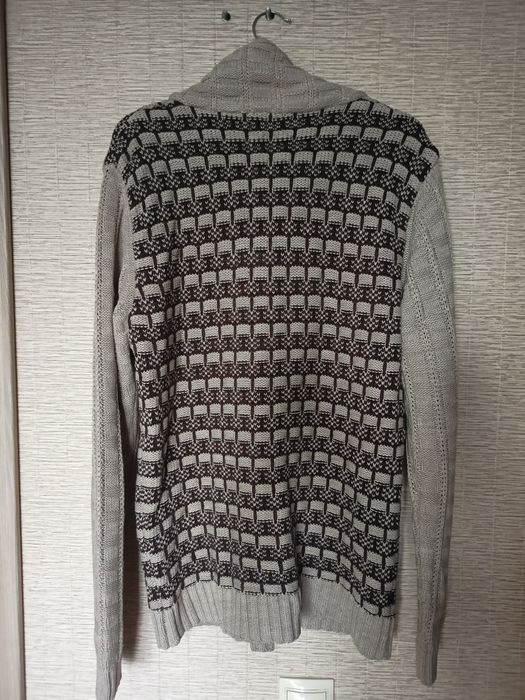 Свитер мужской..