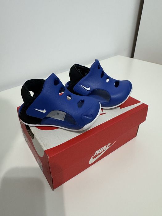Sandale Nike baietei marimea 18.5