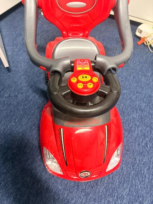 Masinuta cu melodii si sunete