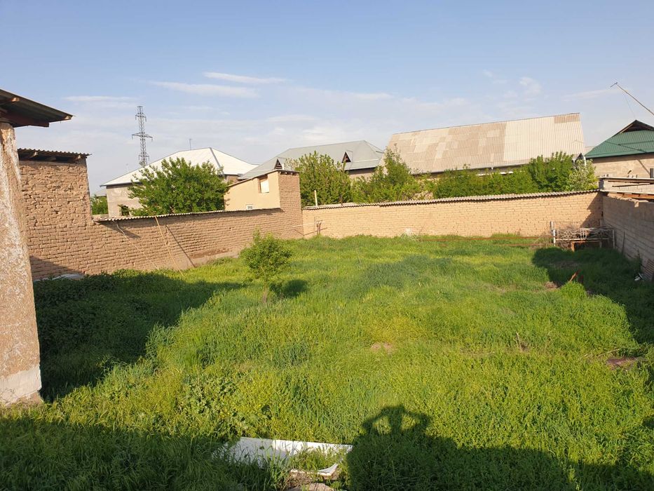 Qurilishi tugallanmagan hovli sotiladi