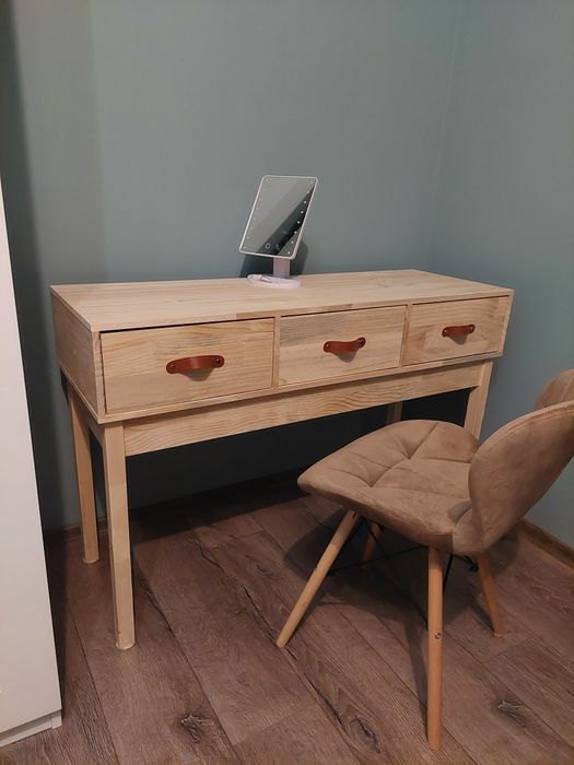 Конзолна маса масив нова