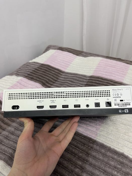 Игровая приставка Xbox one s