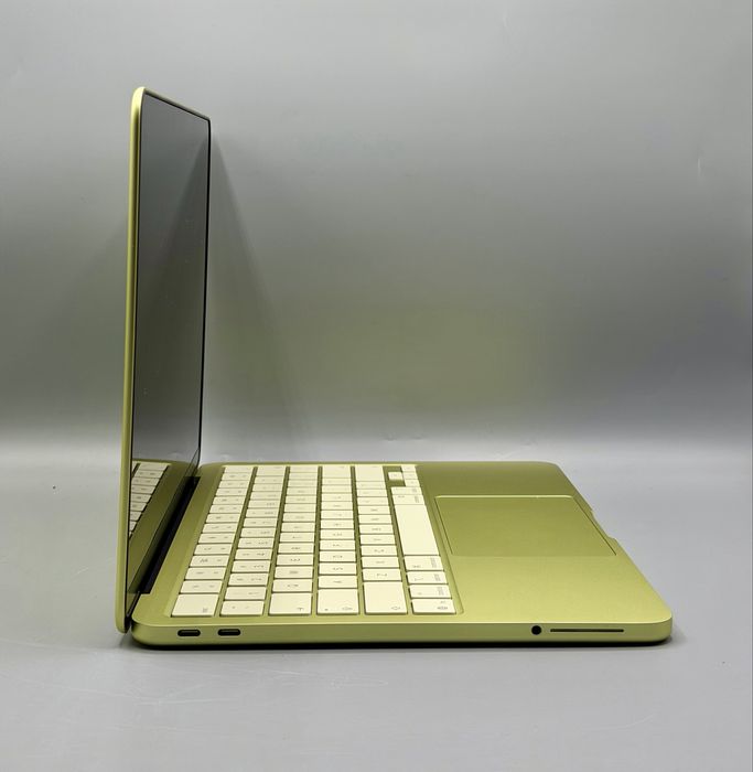 Macbook Neo 13" , 512 GB , 8 GB RAM , A18 PRO, Baterie 100% , 7 Cicluri , Citrus
