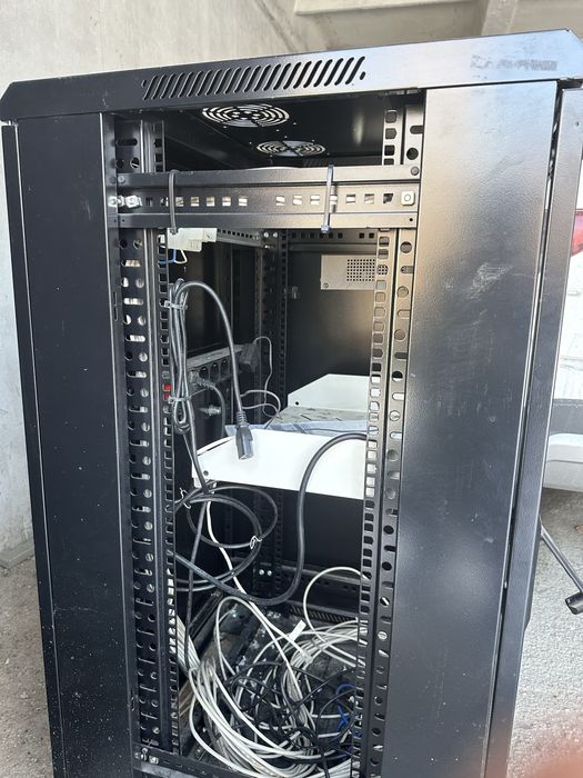 Шкаф серверный