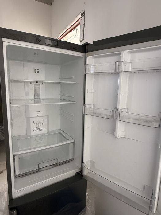 Продам холодильник LG