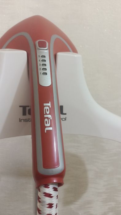 Продам вертикальный отпариватель Tefal