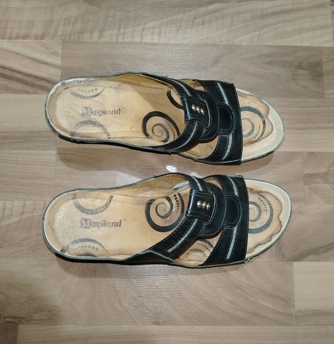 Шлепки кожаные р.38, 2 пары см. все фото