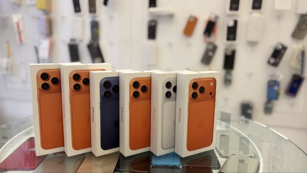 iphone 17 pro 256 gb. Cosmic orange