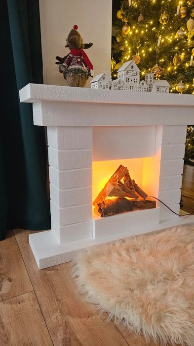 Semineu decorativ Crăciun.