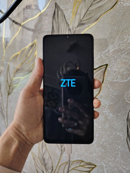 продаётся телефон