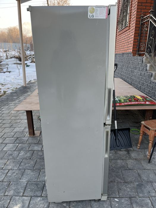 Продам холодильник