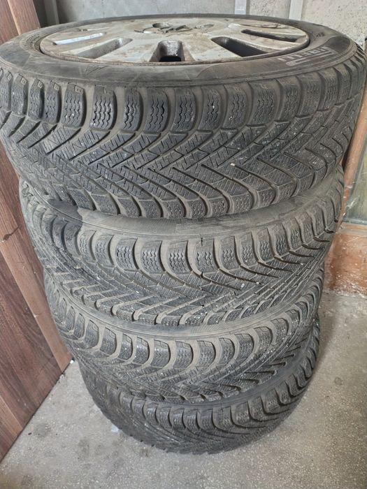 Set 4 roți Opel cu jante originale + anvelope de iarnă 185/55 R15 – 1.200 lei negociabil
