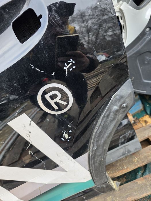 Mercedes benz GLA 247 19- задна лява врата  2023