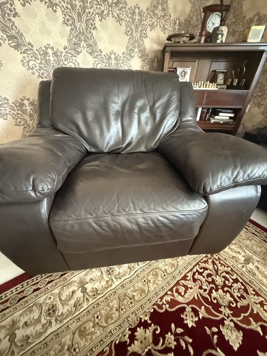 Canapea extensibila cu doua fotolii piele naturala