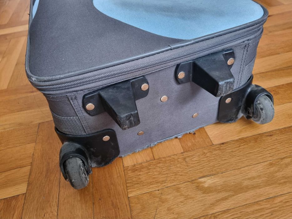 Среден размер куфар