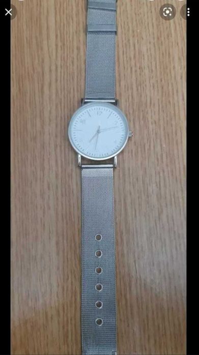 Ceas nou, de culoare argintie