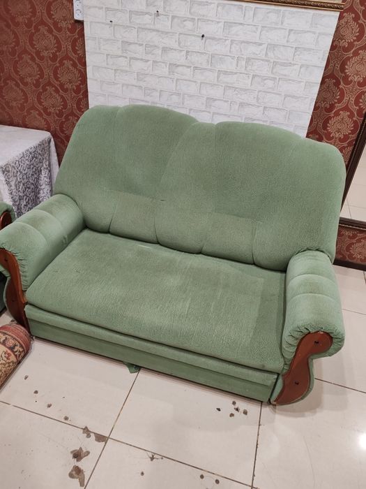 Продам мягкий уголок тройка