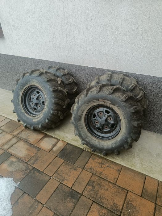 Vând se anvelope kenda executioner pe 27 cu jante r 12