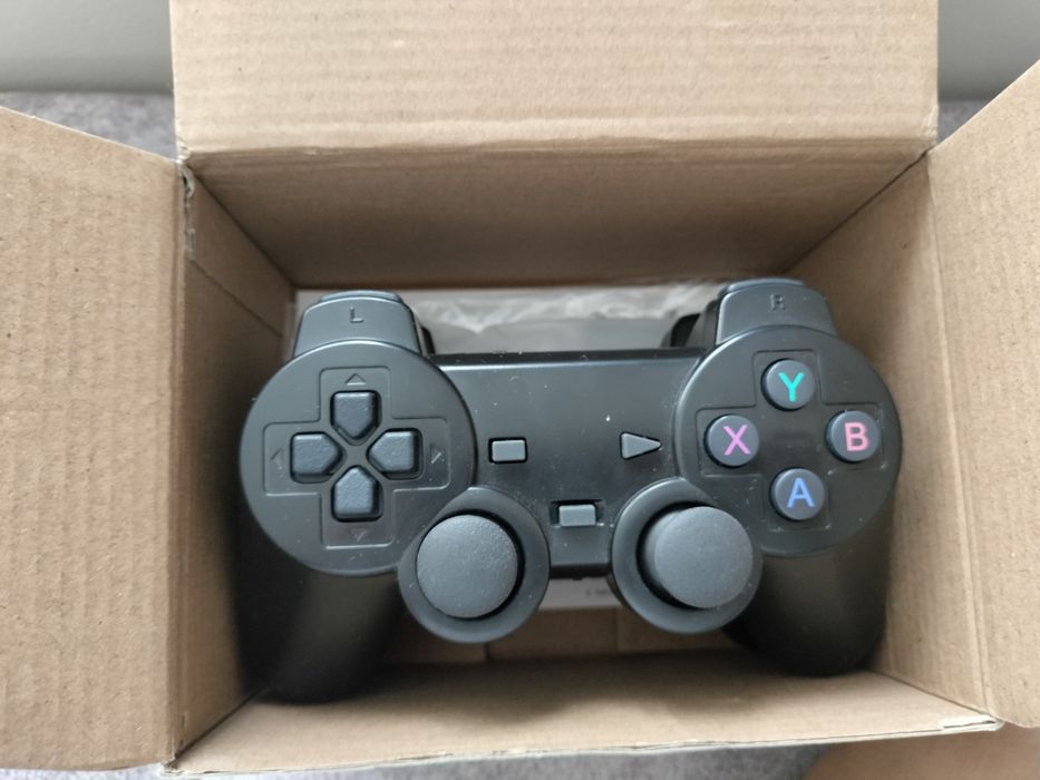 Продам игровою консоль Game stick