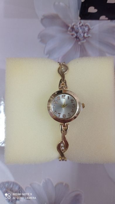 Новые женские часы