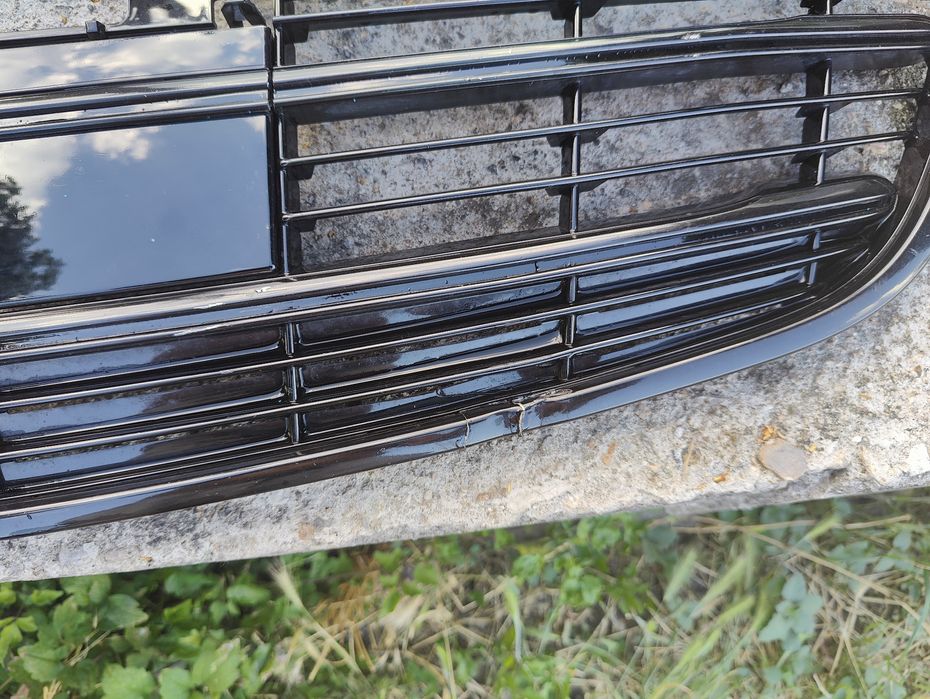 Предна решетка за W223