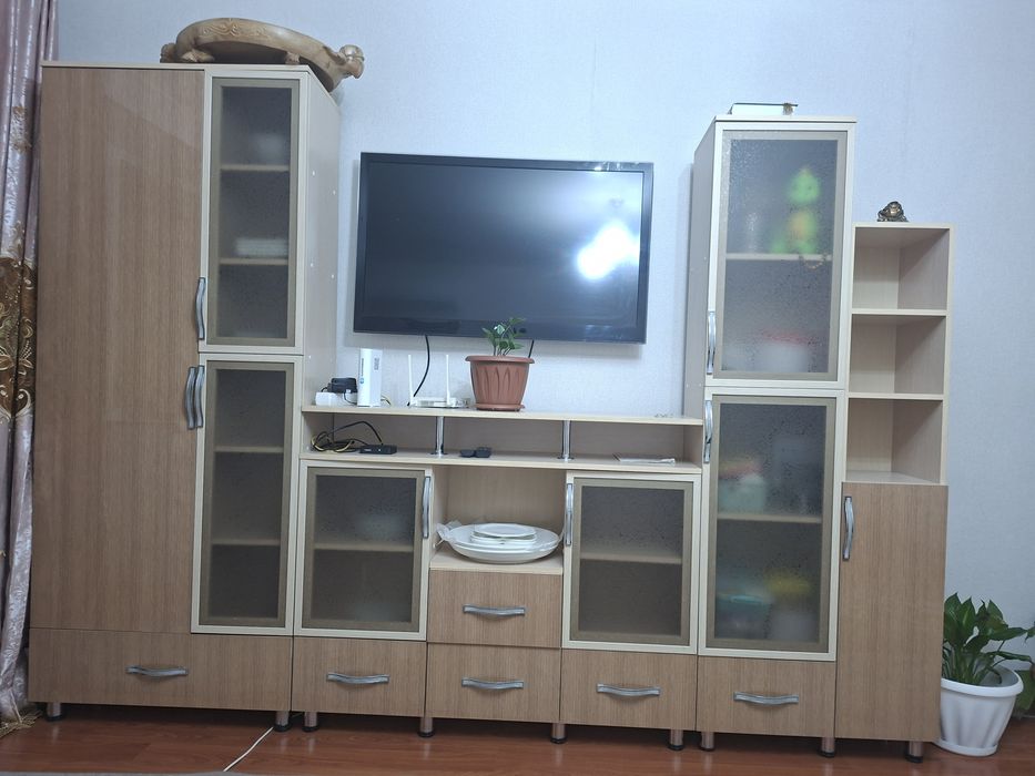 Продаётся стенка б/у в очень хорошем состоянии